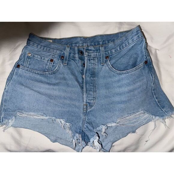 Levi's® Premium 501® ORIGINAL FIT HIGH RISE WOMEN'S SHORTS- size 30 - Picture 9 of 12